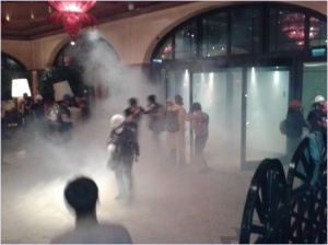 Divan Oteli'ne gaz bombası atıldığı an